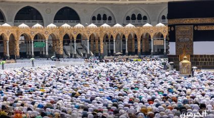 الإنسان أولًا .. تخفيف خطبتي الجمعة في الحرمين الشريفين يحمي المصلين ويمنع الضرر