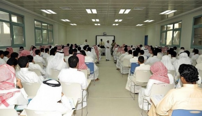 منح الجامعات والمدارس الأجنبية والأهلية وضع التقويم الدراسي الخاص بها