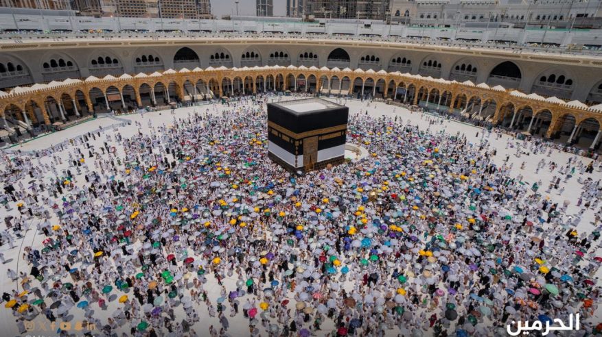الحجاج المتعجلون يؤدون طواف الوداع بسلام آمنين