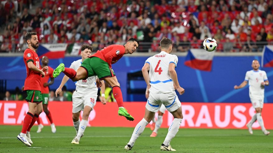 بيرس: لاعبو البرتغال لا يثقون في رونالدو!
