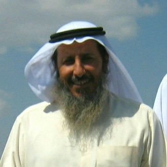 الرحالة وائل الدغفق ينجو من ضربة بروق عنيفة بجازان .. وهذه أسباب قوتها