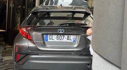 سقوط قتيل في حادث اقتحام سيارة لمقهى في باريس