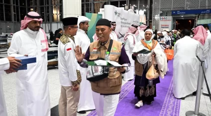 الخطوط السعودية تودع آخر فوج من ضيوف الرحمن 