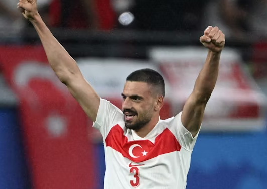ديميرال - منتخب تركيا - هولندا