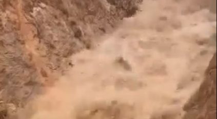 لقطات لتدفق مياه السيول جنوب خميس مشيط