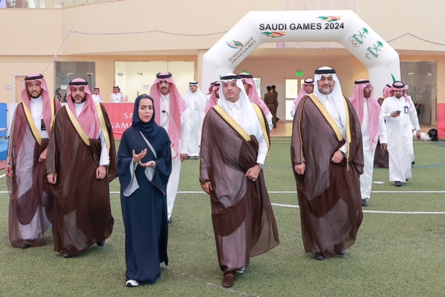 محافظ الأحساء يتسلم شعلة دورة الألعاب السعودية