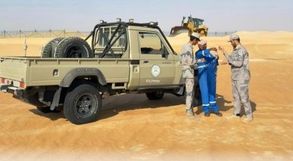 حرس الحدود في البطحاء ينقذ وافدًا هنديًّا تعرض لحالة إجهاد