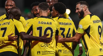 الاتحاد يعبر الاتفاق برباعية ويواصل تصدره لدوري روشن