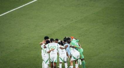 الأهلي يُنهي الشوط الأول متفوقًا على الرياض