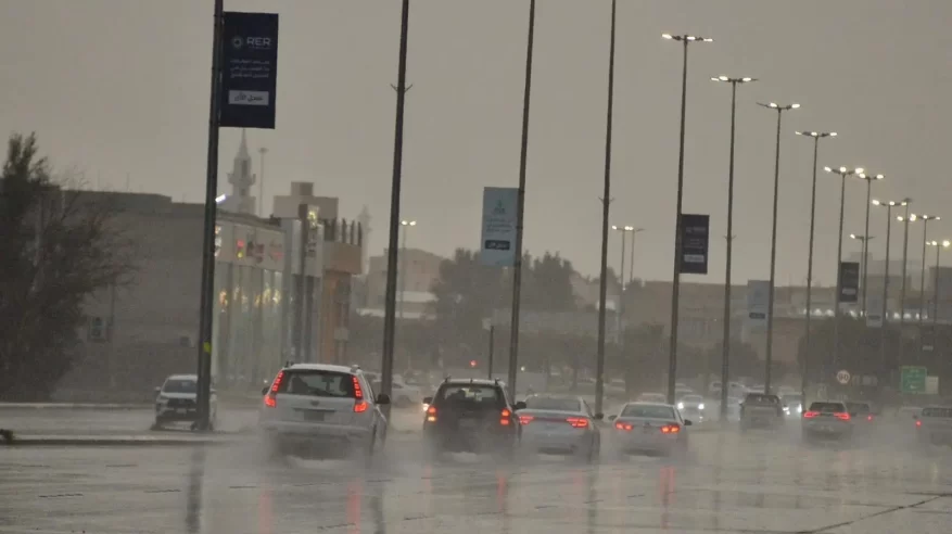 أمطار وسيول وبرد على معظم المناطق حتى الأحد