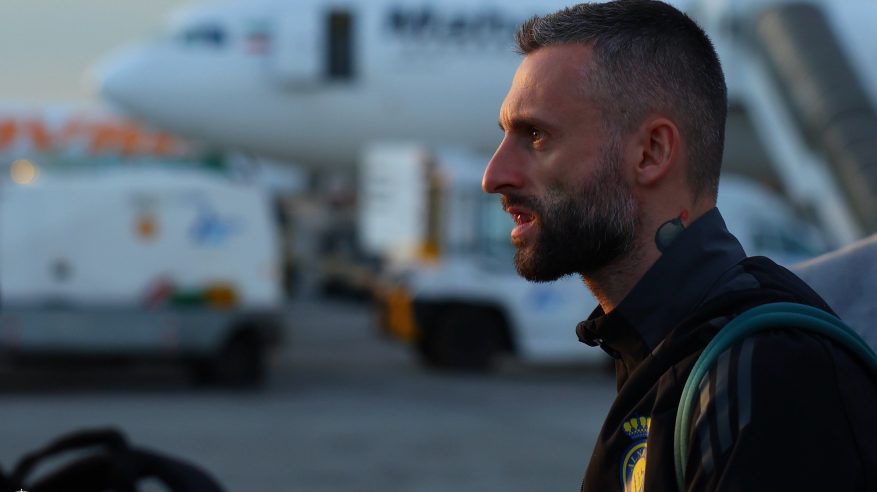 شاهد.. وصول بعثة النصر إلى طهران