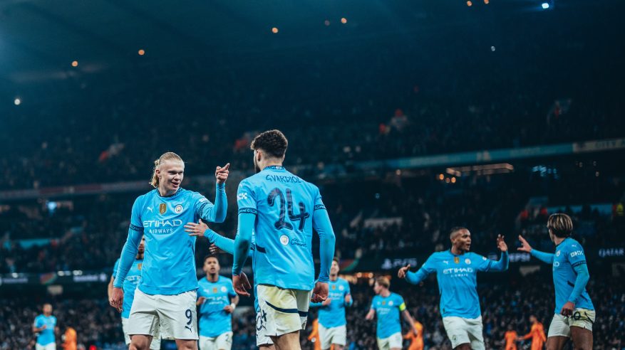 مانشستر سيتي يفوز على مانشستر يونايتد بثلاثية 