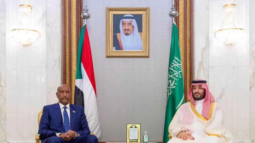 ولي العهد يستقبل رئيس مجلس السيادة السوداني في قصر الصفا 