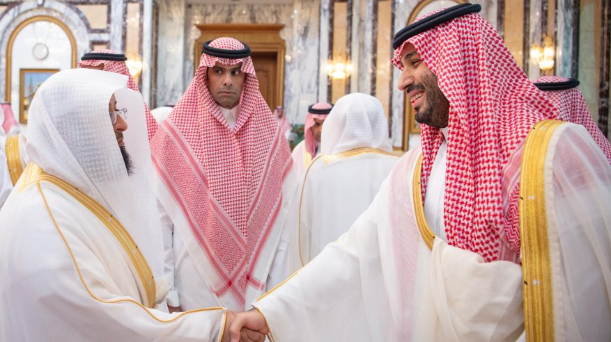 ولي العهد يستقبل المهنئين بعيد الفطر
