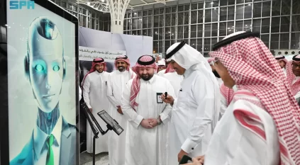 وزير النقل يدشّن أول موظف رقمي بالشركة السعودية للخدمات الأرضية