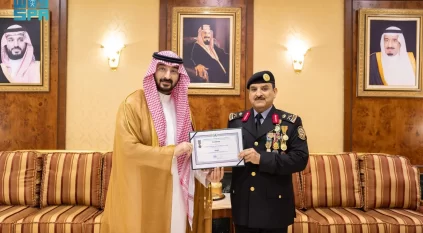 وزير الحرس الوطني يقلّد رئيس الجهاز العسكري المكلّف وسام “فارس”