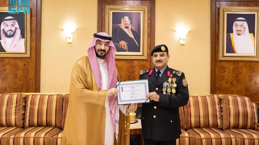 وزير الحرس الوطني يقلّد رئيس الجهاز العسكري المكلّف وسام “فارس”