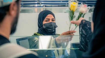 الجوازات تحتفل مع المسافرين بمناسبة عيد الفطر في المنافذ الدولية