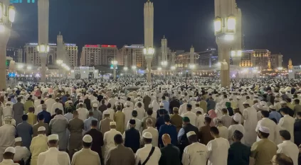 جموع المصلين يشهدون ختم القرآن الكريم بالمسجد النبوي