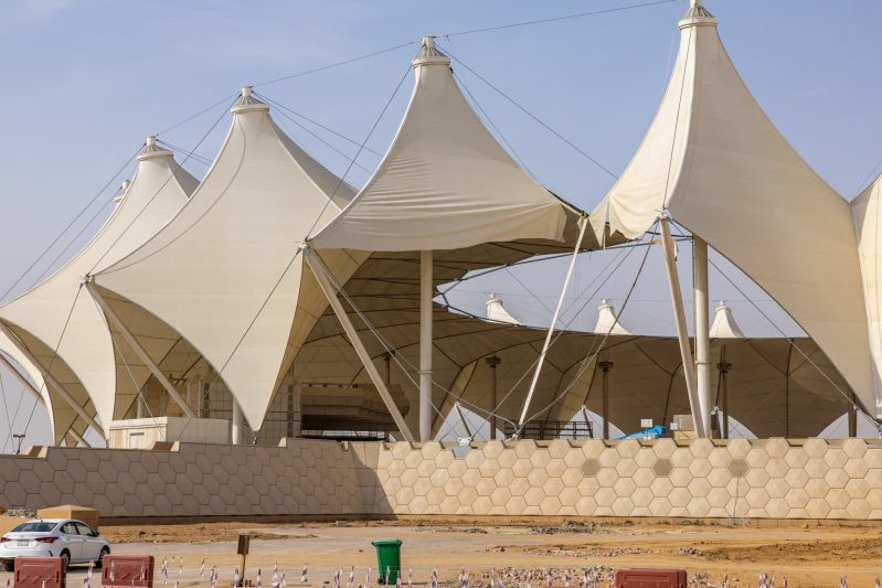 خيمة ملعب مدينة الملك فهد
