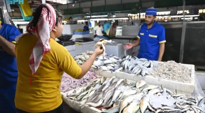 إقبال على سوق السمك بجدة خلال أيام الشهر الفضيل