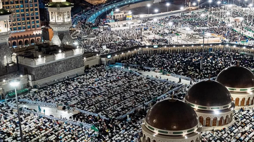 مرافق وخدمات بعدة مواقع رئيسية في المسجد الحرام