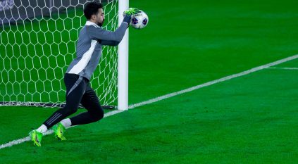 العقيدي أساسيًّا.. تشكيل المنتخب السعودي ضد الصين