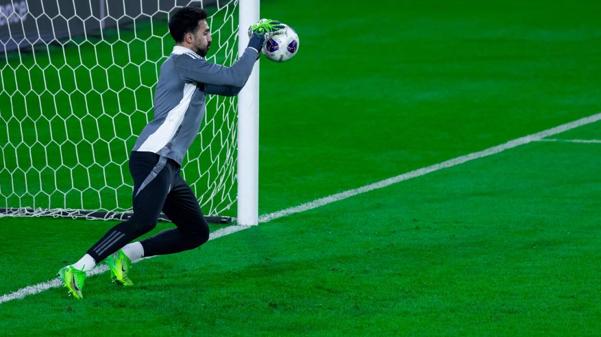 العقيدي أساسيًّا.. تشكيل المنتخب السعودي ضد الصين