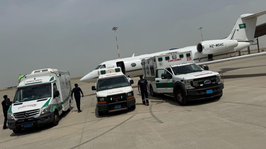 نقل 3 مواطنين عبر طائرة الإخلاء الطبي من الكويت لاستكمال علاجهم في السعودية