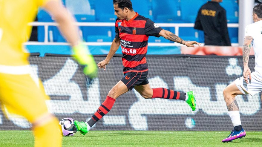 دوري روشن.. مواجهة الرياض وضمك تنتهي بالتعادل السلبي