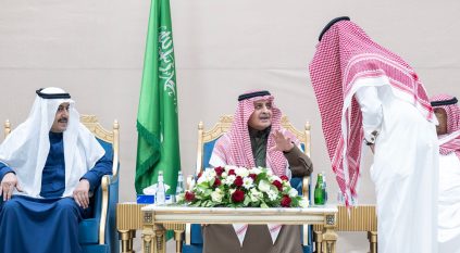 جولة تفقدية لـ فهد بن سلطان لمتابعة الحالة المطرية في تيماء