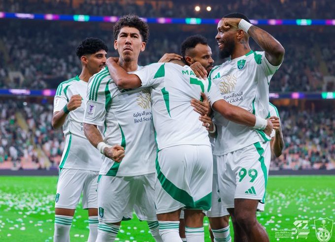 الأهلي عينه على رقم نادر ضد الهلال