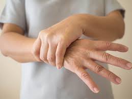 اليوم العالمي لشلل الرعاش.. تعزيز للوعي ونشر للمعرفة حول المرض