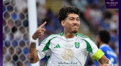 في الشوط الثاني.. هل يعوض الهلال أم يتفوق الأهلي؟