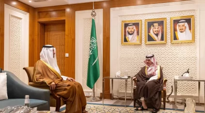 الملك سلمان وولي العهد يتلقيان دعوتين من أمير قطر لحضور القمة العالمية للتنمية الاجتماعية