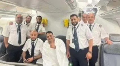 قصة صورة.. عامر عادت الطائرة أدراجها مرتين من أجله ليؤدي الحج