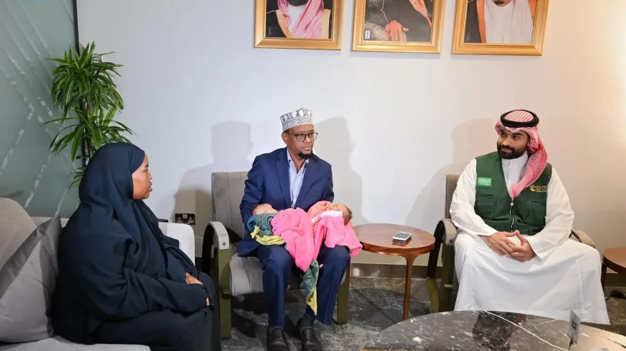 إنفاذًا لتوجيهات الملك سلمان وولي العهد.. وصول التوأم الصومالي رحمة ورملا إلى الرياض