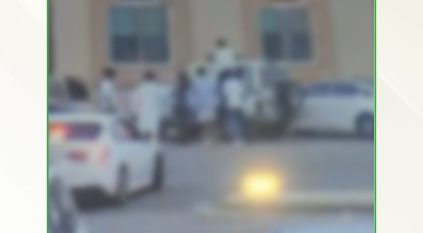 المرور يكشف تفاصيل فيديو تجمع أشخاص حول مركبة أمنية بالقصيم