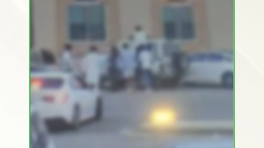المرور يكشف تفاصيل فيديو تجمع أشخاص حول مركبة أمنية بالقصيم