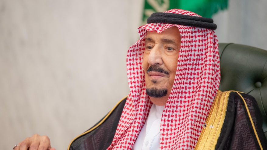 أمام الملك سلمان.. الأمراء يؤدون القسم عقب صدور الأوامر الملكية بتعيينهم في مناصبهم الجديدة