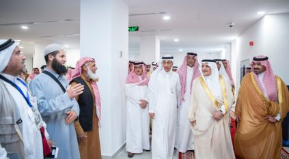 فهد بن سلطان يشيد بدعم أوقاف الأميرة صيتة السخي لضيوف الرحمن بمنفذ حالة عمار