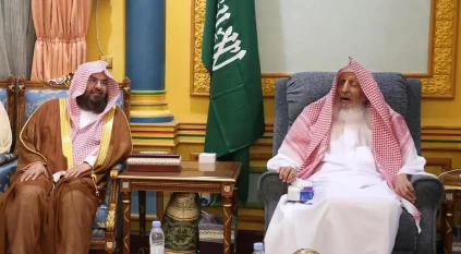 سماحة المفتي يستقبل السديس وأئمة الحرم