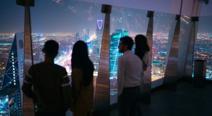 القطاع الخاص في قلب التحول السياحي السعودي: شراكات استراتيجية ومنجزات وأرقام قياسية