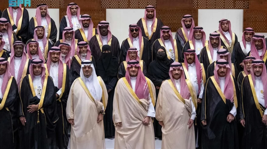 عبدالعزيز بن سعود يلتقي متقاعدي القطاعات التابعة لوزارة الداخلية بمكة المكرمة