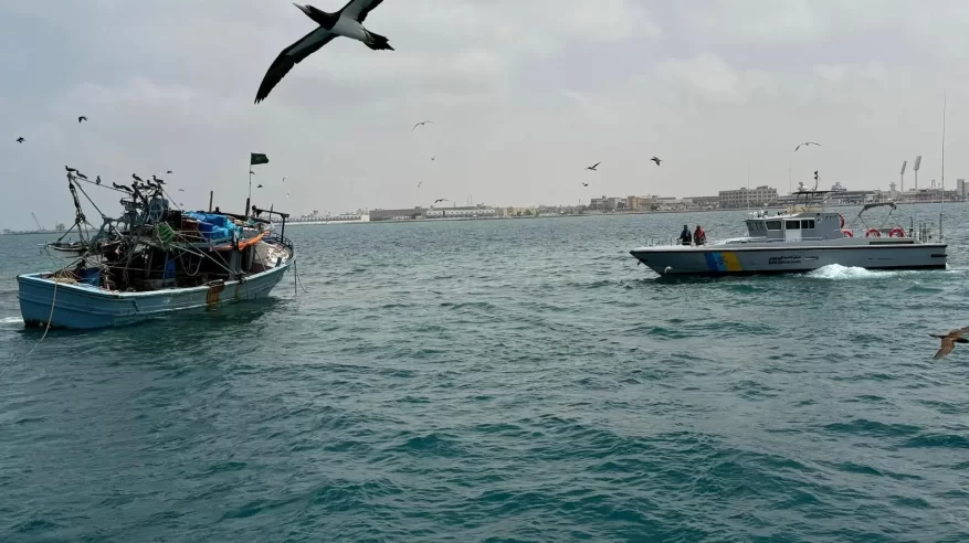 حرس الحدود ينقذ 10 مقيمين بعد جنوح واسطتهم البحرية في مكة المكرمة 
