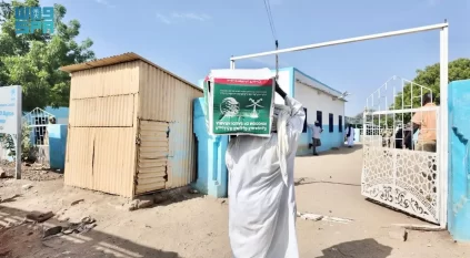 سلمان للإغاثة يوزع 900 سلة غذائية في ولاية النيل الأزرق بالسودان