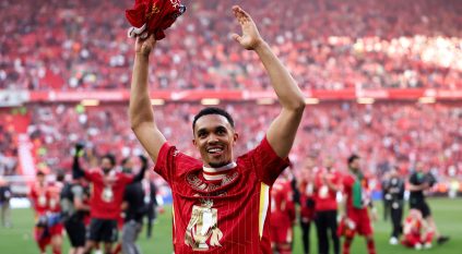 بعد 20 عامًا.. أرنولد يرحل عن ليفربول
