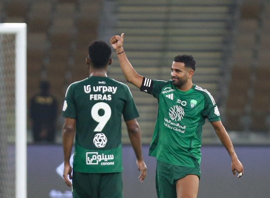 الأهلي يعبر الخلود برباعية
