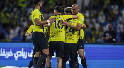 بثلاثية في الرائد.. الاتحاد يحسم لقب دوري روشن