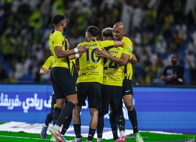 بثلاثية في الرائد.. الاتحاد يحسم لقب دوري روشن